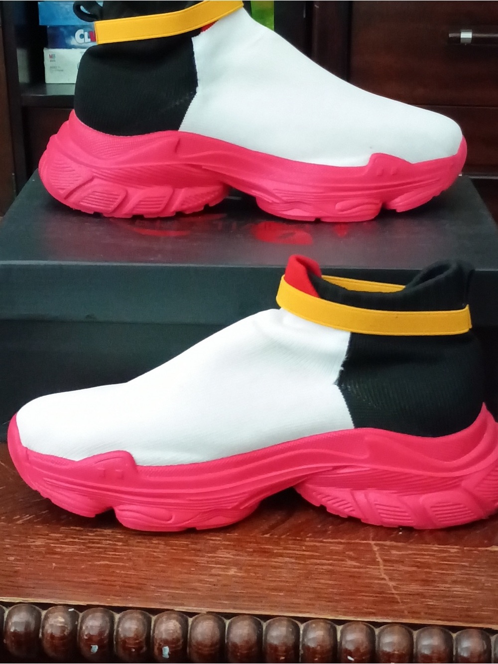 Men’s Pink & White Slip-On Athletic Sneakers with Yellow Strap